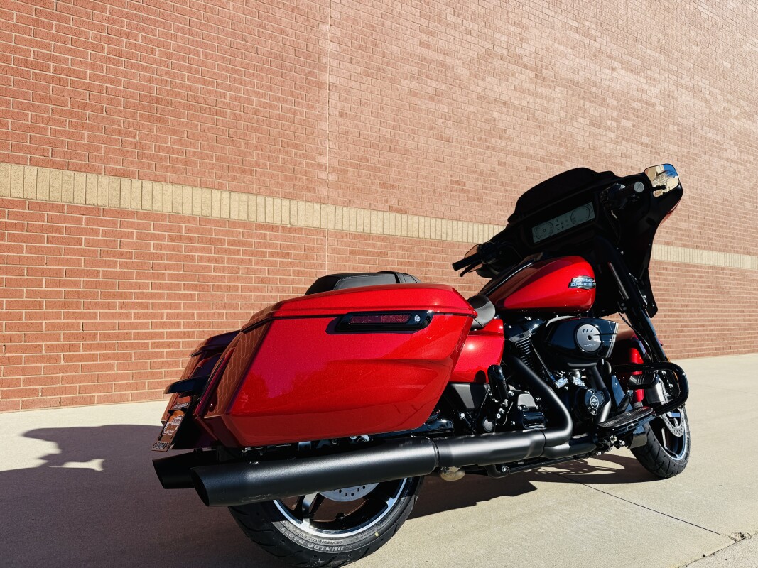 FLHX 2025 Street Glide - Photo 3