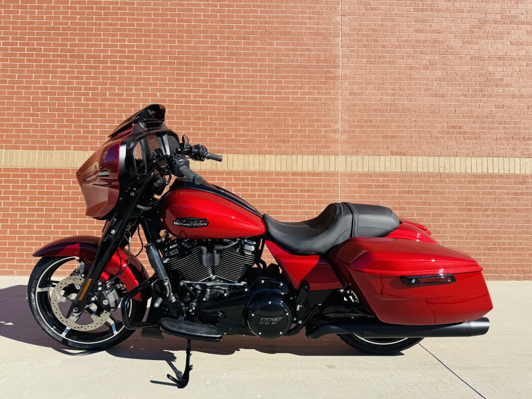 FLHX 2025 Street Glide - Photo 6