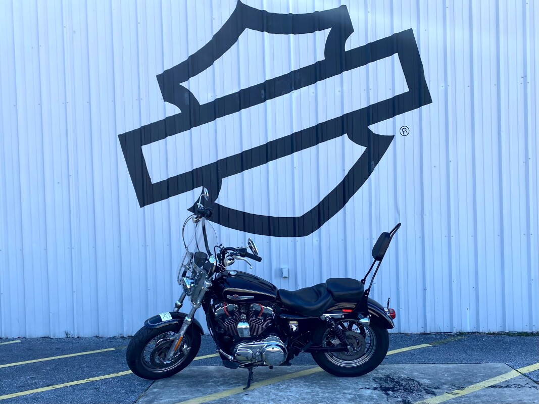 2017 Harley-Davidson 1200 Custom Vivid Black - Photo 3