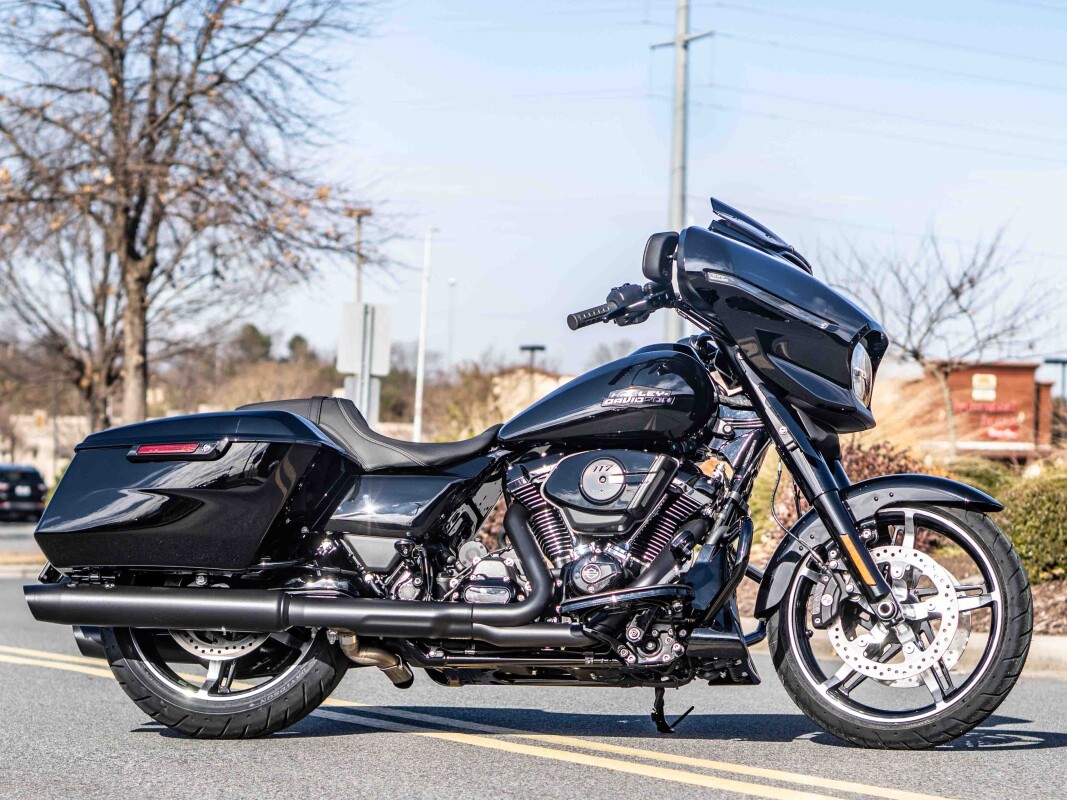 FLHX 2025 Street Glide - Photo 4