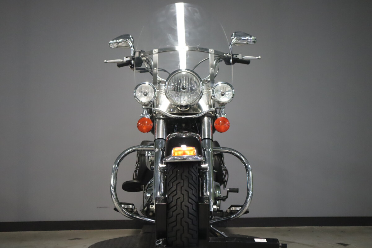 2012 Harley-Davidson Heritage Softail Classic FLSTC - Photo 3