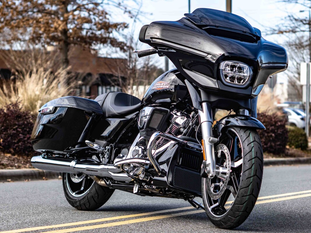 FLHX 2025 Street Glide - Photo 6