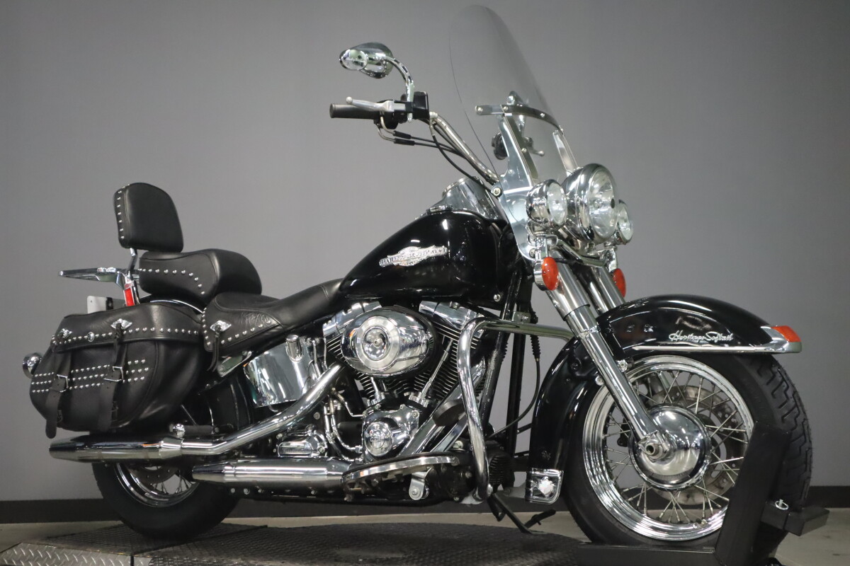 2012 Harley-Davidson Heritage Softail Classic FLSTC - Photo 2