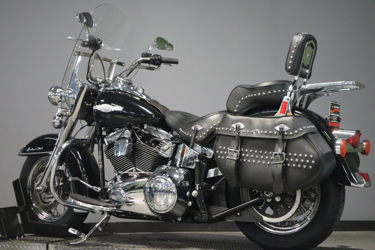 2012 Harley-Davidson Heritage Softail Classic FLSTC - Photo 6