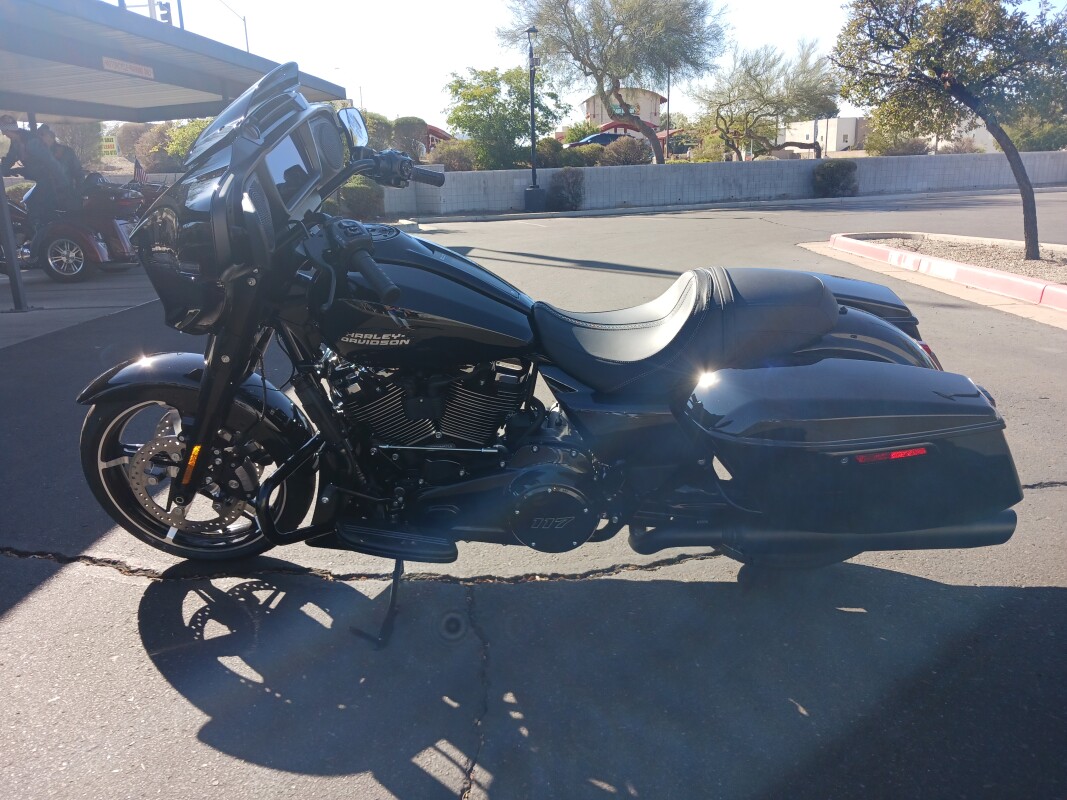 FLHX 2025 Street Glide - Photo 4