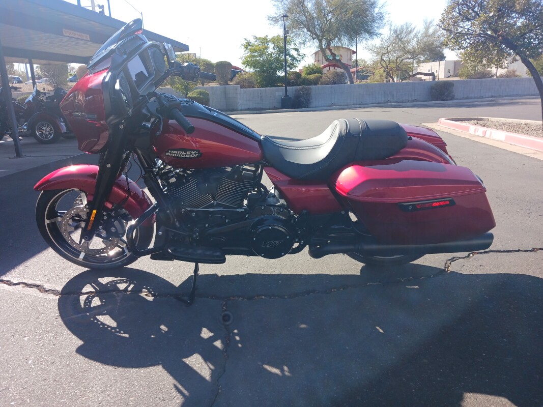 FLHX 2025 Street Glide - Photo 4