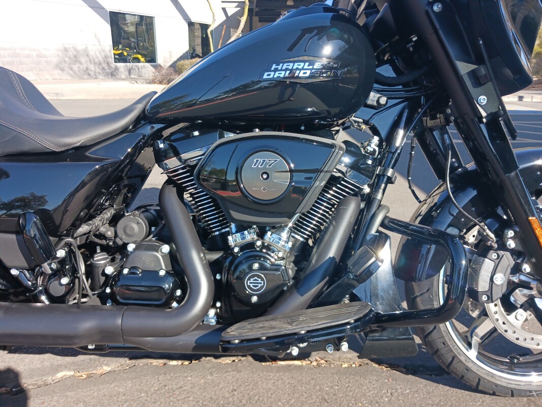 FLHX 2025 Street Glide - Photo 2