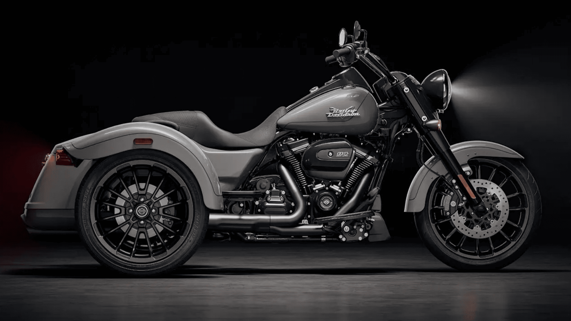 A striking 2025 Harley-Davidson® Freewheeler®, showcasing its sleek design and vibrant colors.