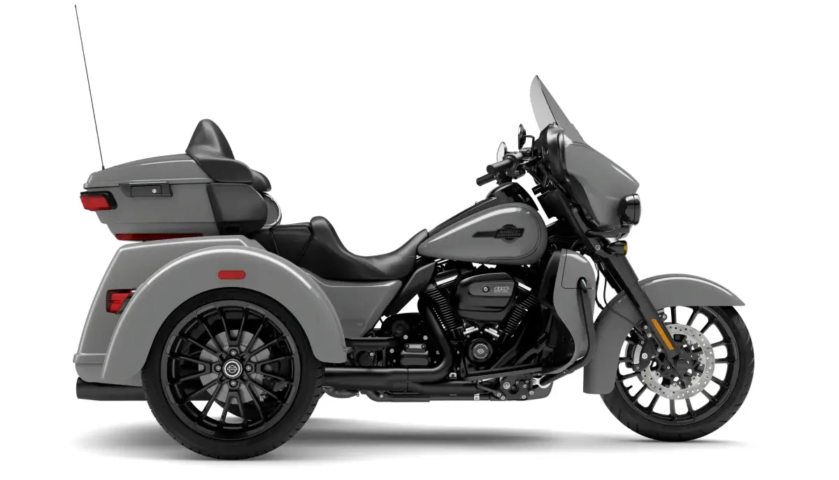 2025 Harley-Davidson<sup>®</sup> Tri Glide<sup>®</sup> Ultra Billiard Gray - Black Finish