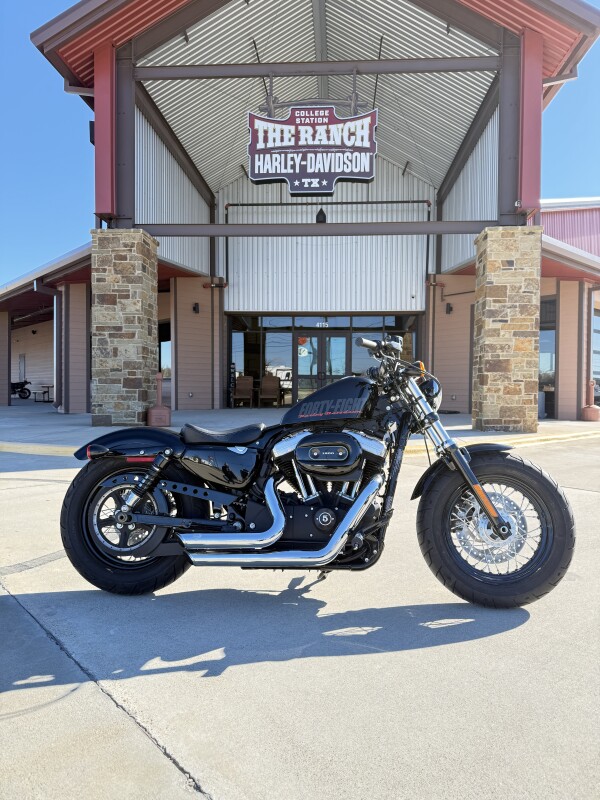 2014 Harley-Davidson<sup>®</sup> Forty-Eight<sup>®</sup> Vivid Black