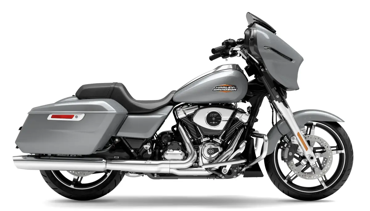 2025 Harley-Davidson<sup>®</sup> Street Glide® Atlas Silver Metallic