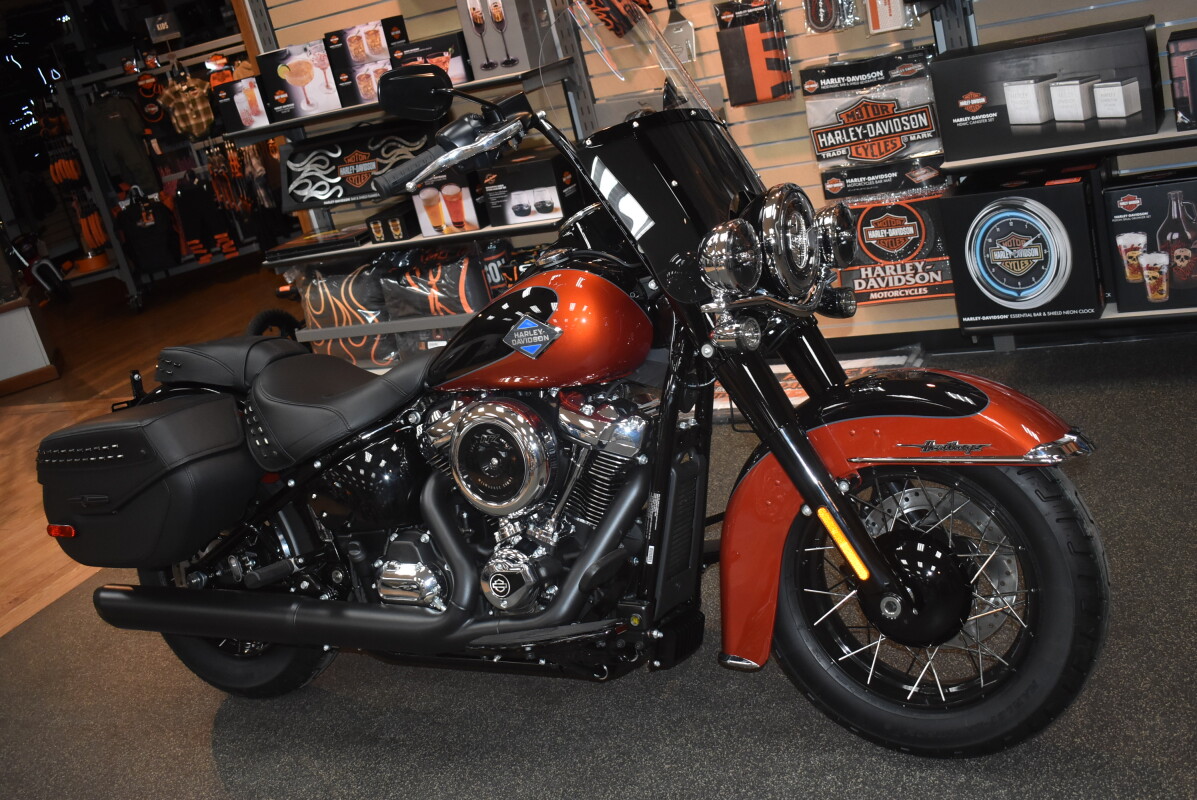 FLHC 2025 Heritage Softail - Photo 2