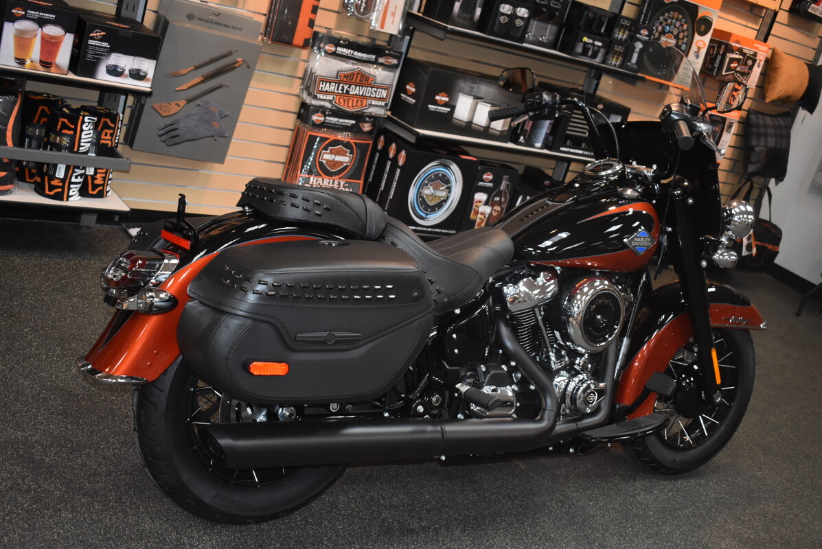 FLHC 2025 Heritage Softail - Photo 3