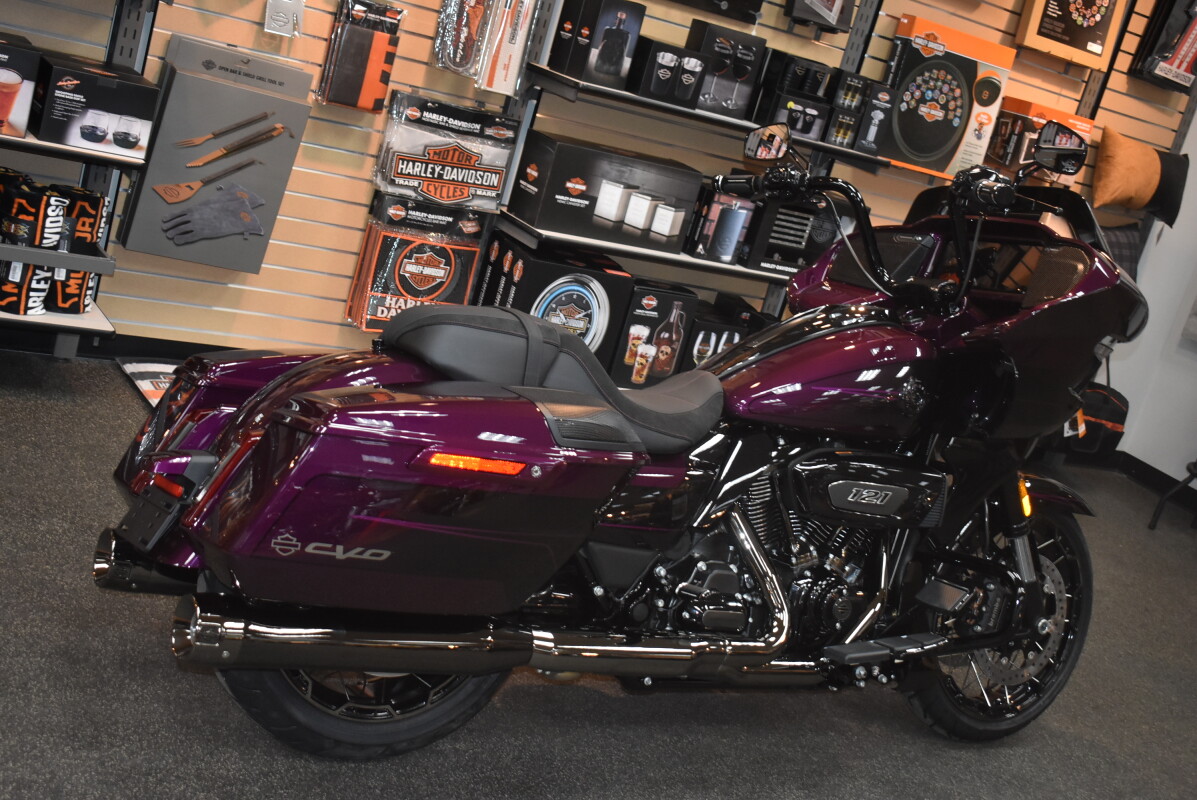 FLTRXSE 2025 CVO Road Glide - Photo 3