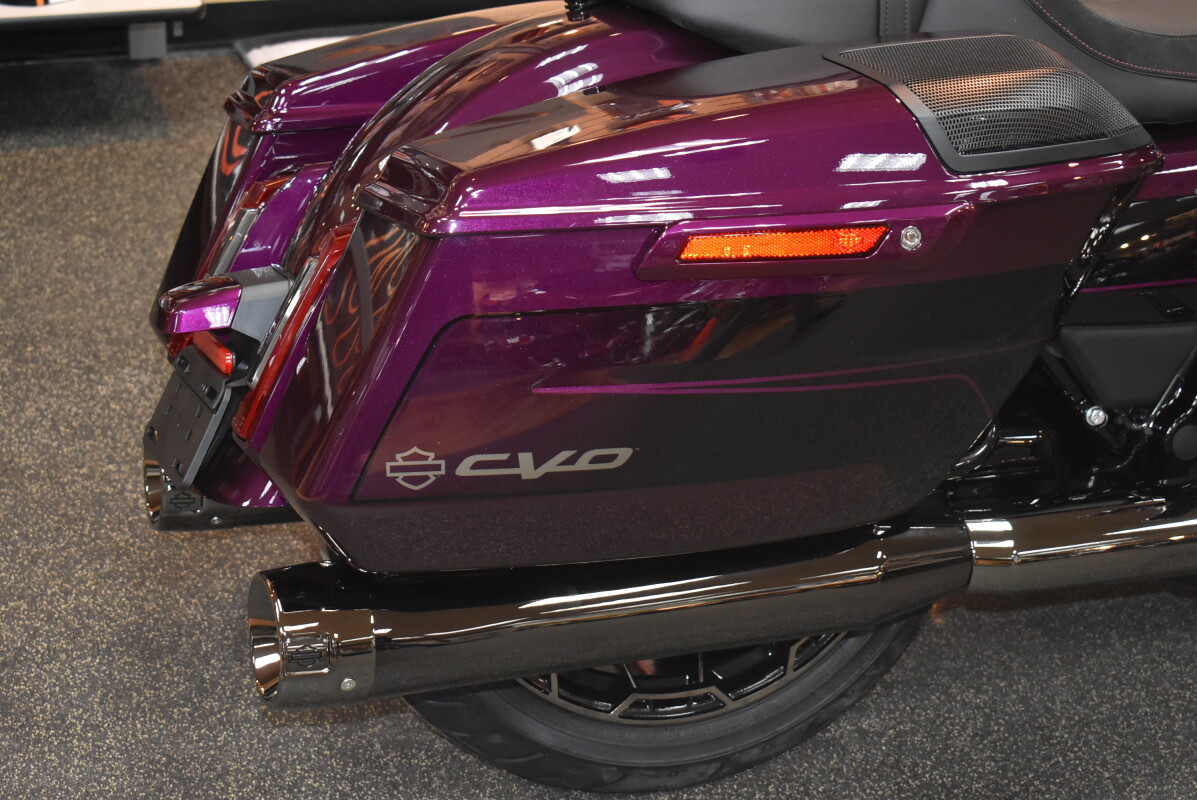 FLTRXSE 2025 CVO Road Glide - Photo 5