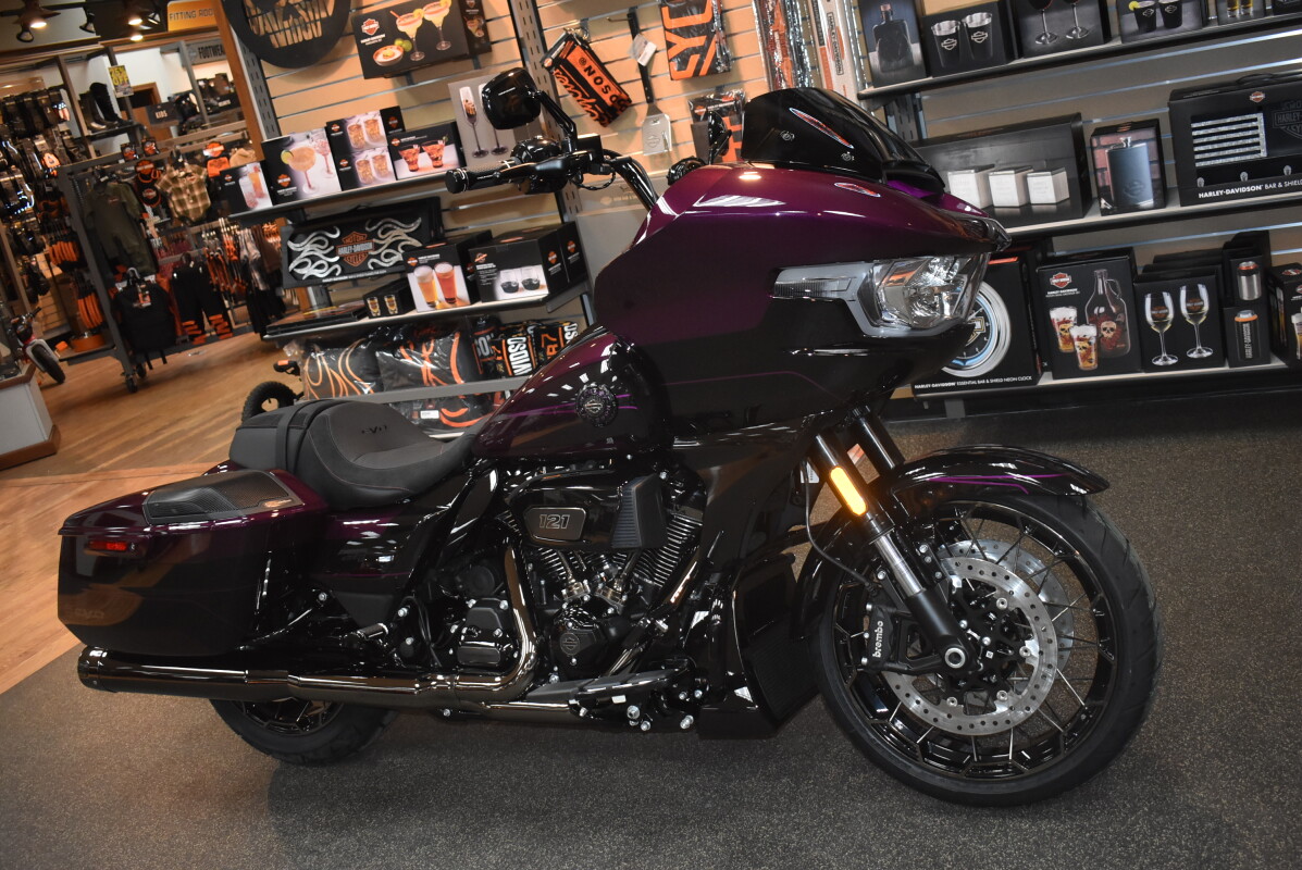 FLTRXSE 2025 CVO Road Glide - Photo 2