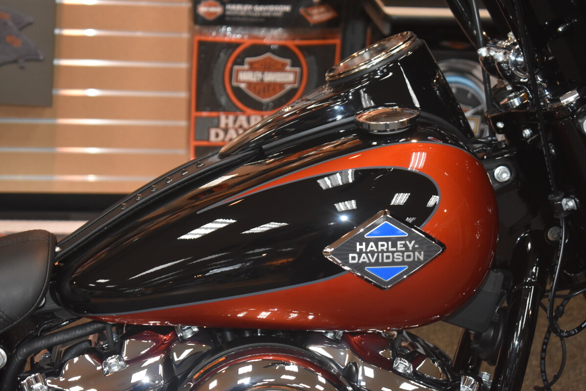 FLHC 2025 Heritage Softail - Photo 6