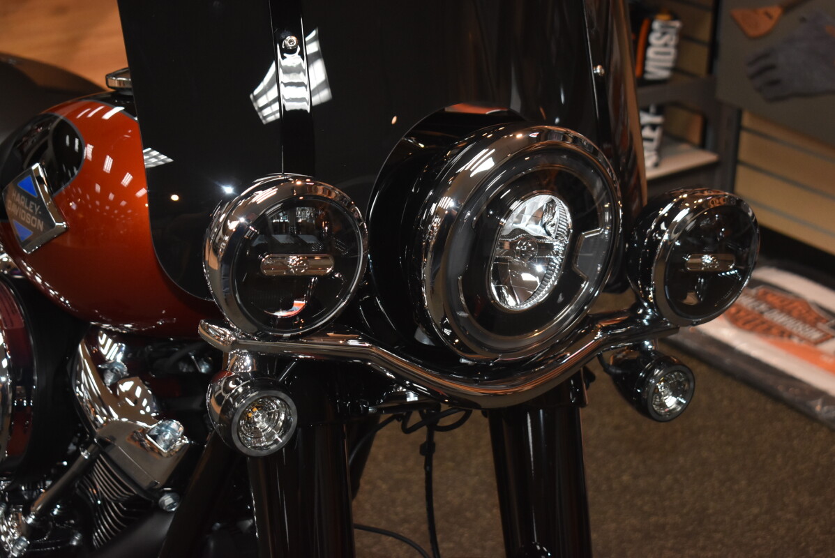 FLHC 2025 Heritage Softail - Photo 9