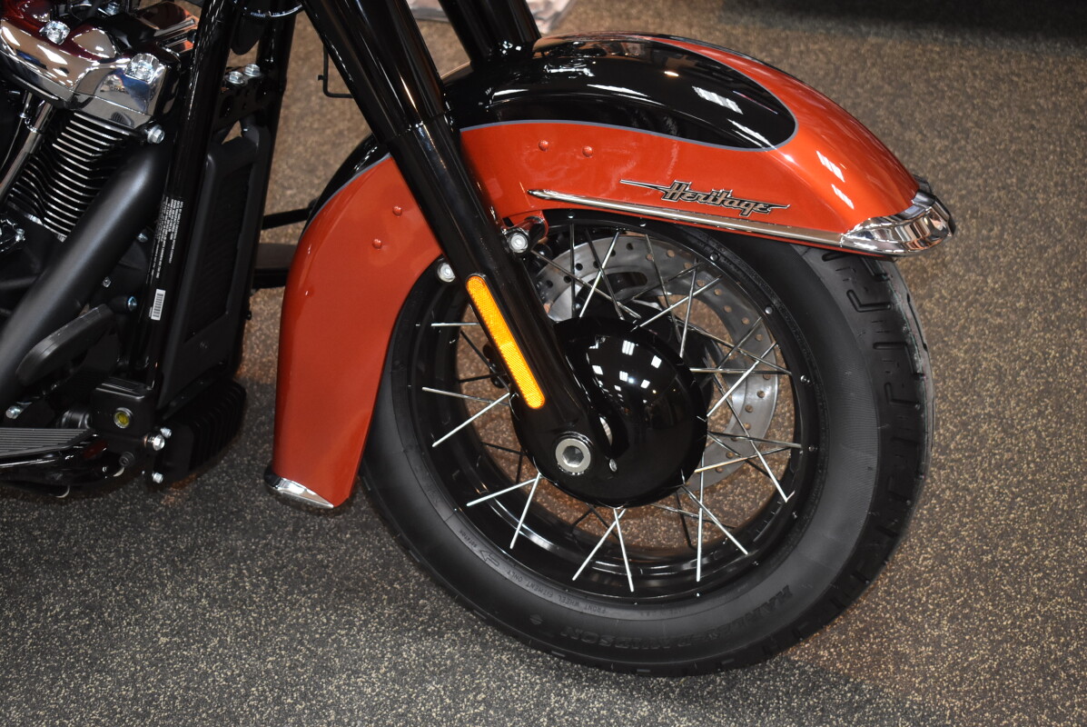 FLHC 2025 Heritage Softail - Photo 8