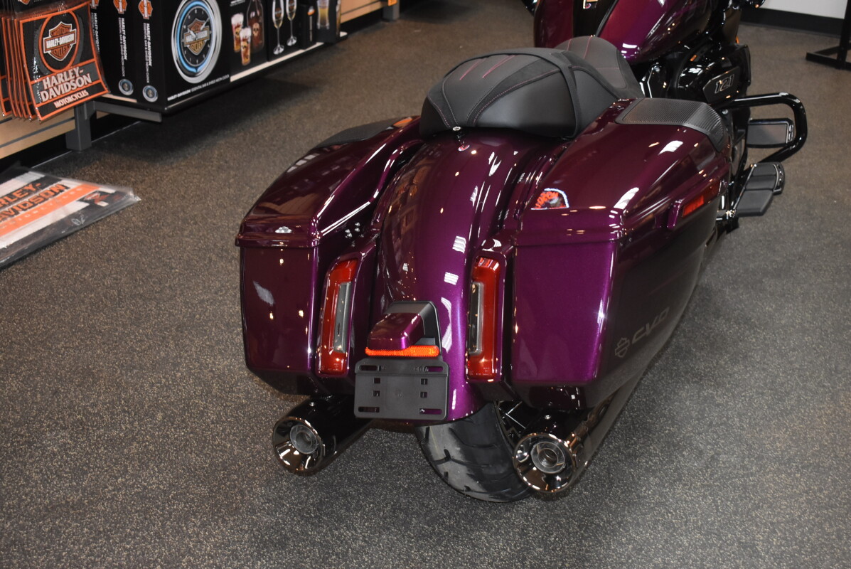 FLTRXSE 2025 CVO Road Glide - Photo 4