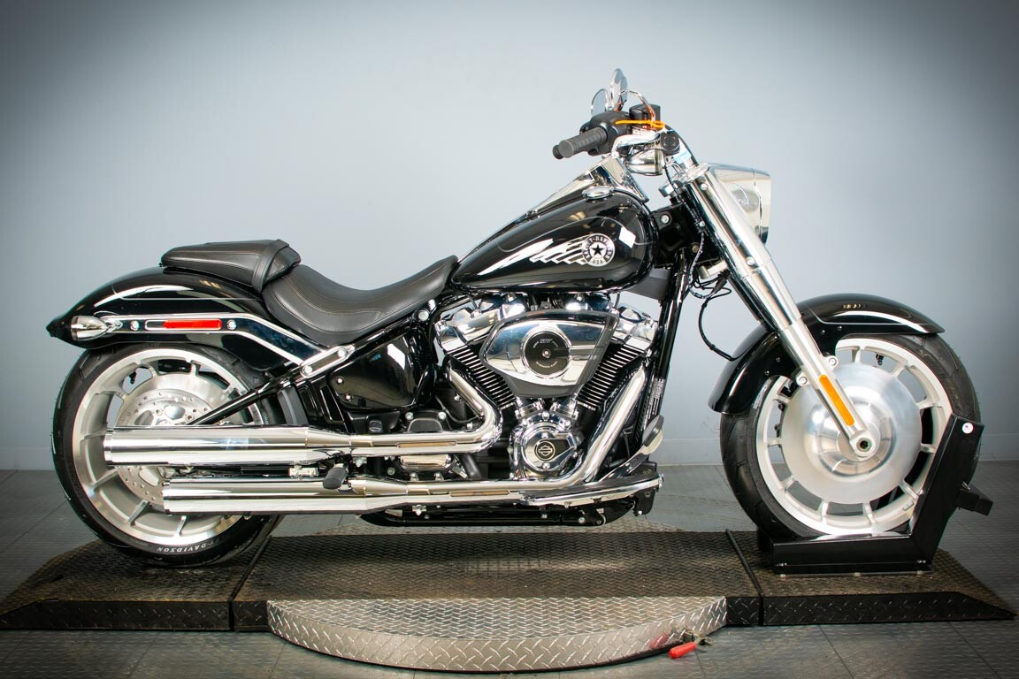 萬葉ベイト / リバースダンクポップ 215 Fat Boy 日本アワビ 2025 Harley-Davidson® Fat Boy® FLFB | Desert Wind Harley-Davidson®