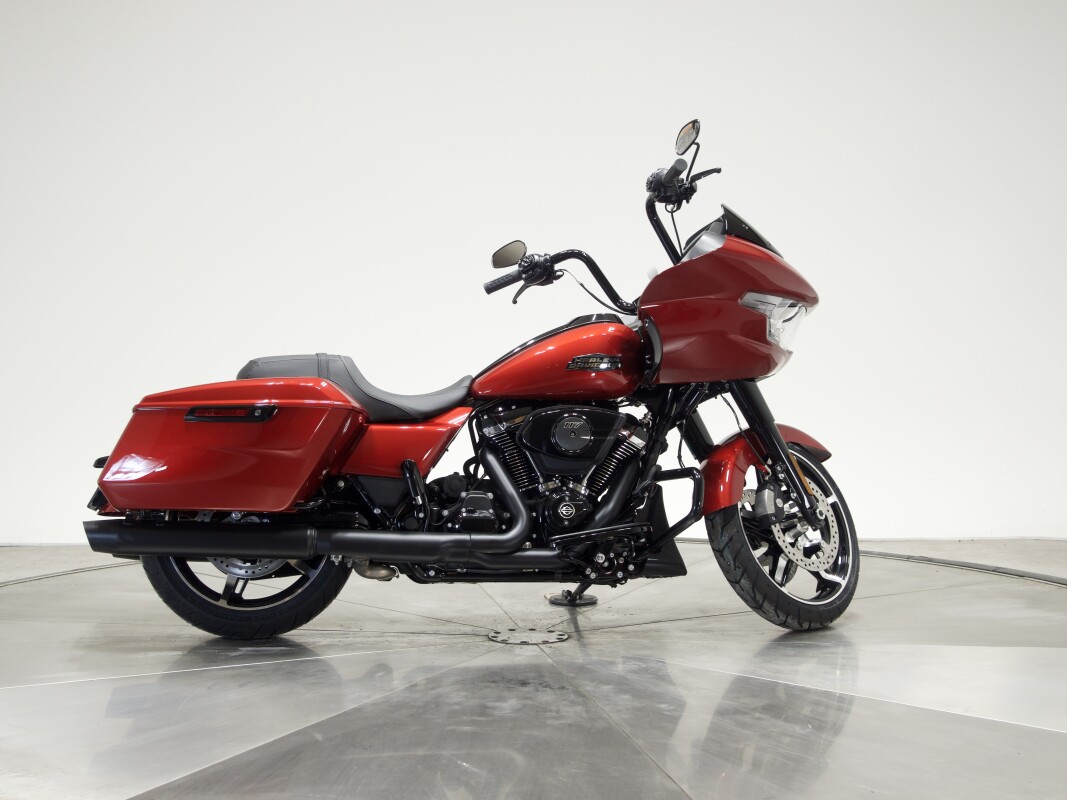 2025 Harley-Davidson FLTRX Road Glide in Brilliant Red