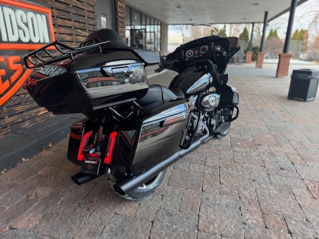 2025 Harley Davidson Street Glide Ultra FLHXU - Photo 2
