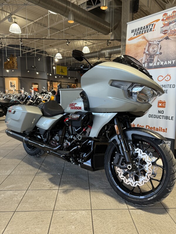 FLTRXSTSE 2025 CVO Road Glide ST - Photo 6