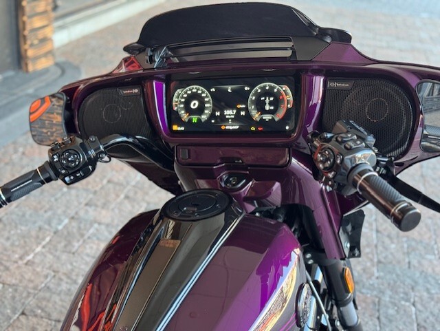 2025 Harley Davidson CVO Street Glide FLHXSE - Photo 4