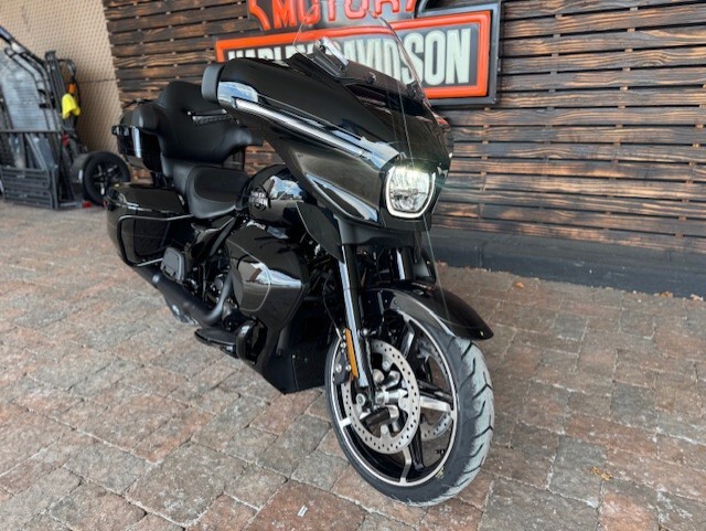 2025 Harley Davidson Street Glide Ultra FLHXU - Photo 3
