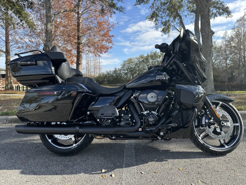 2025 Harley-Davidson<sup>®</sup> Street Glide®