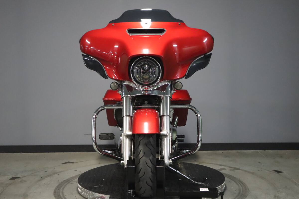 2018 Harley-Davidson Street Glide FLHX - Photo 3
