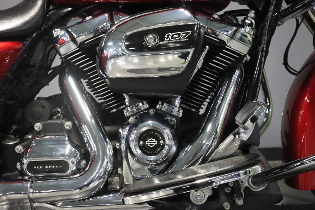 2018 Harley-Davidson Street Glide FLHX - Photo 10
