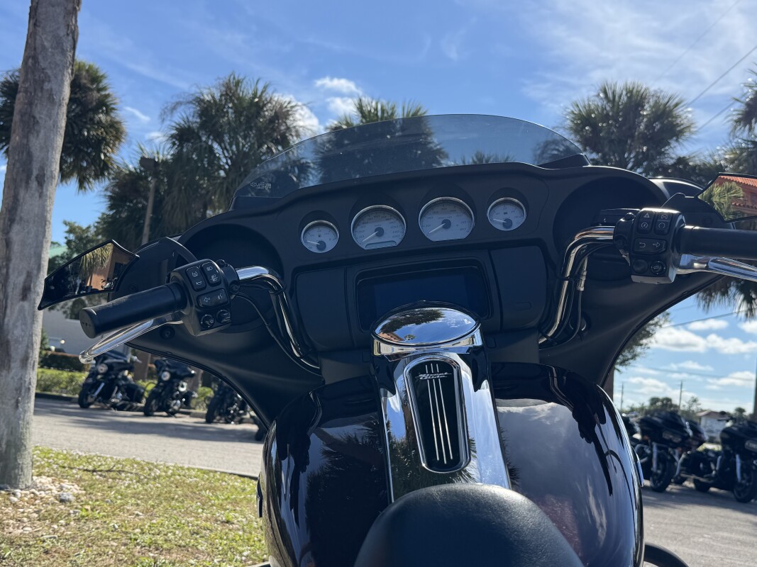 Street Glide - Photo 6