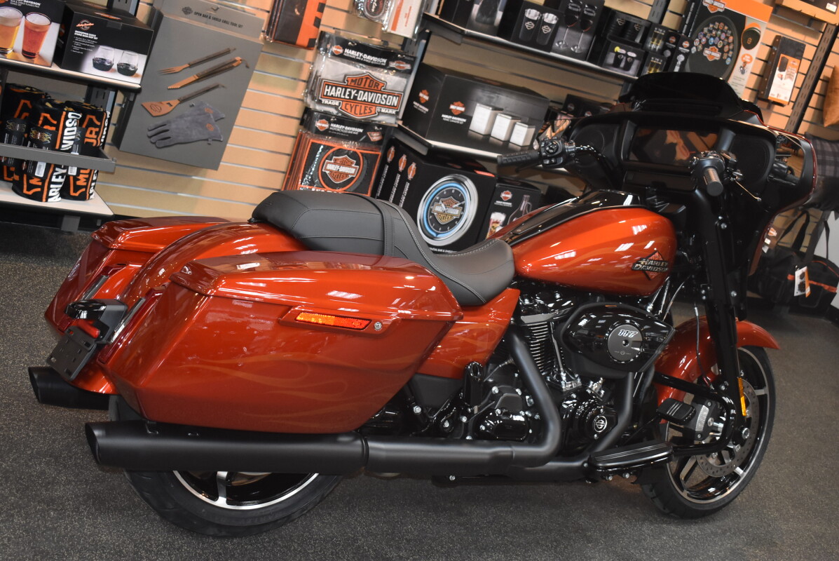 FLHX 2025 Street Glide - Photo 3
