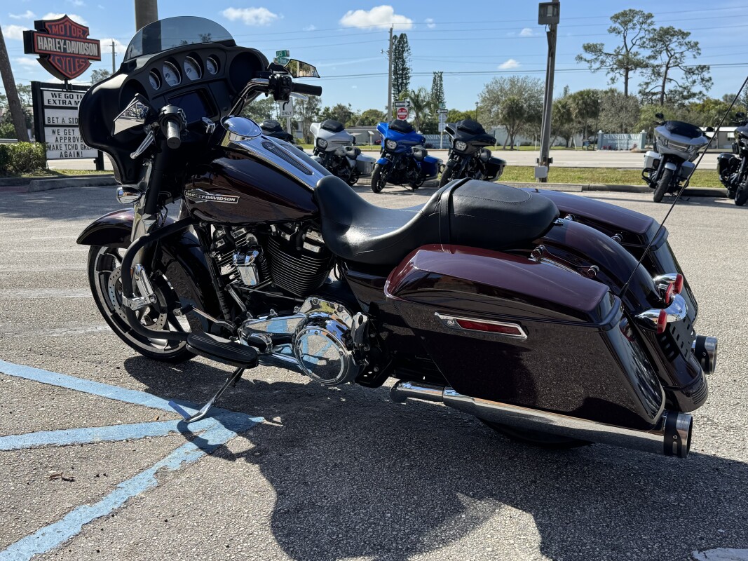 Street Glide - Photo 4