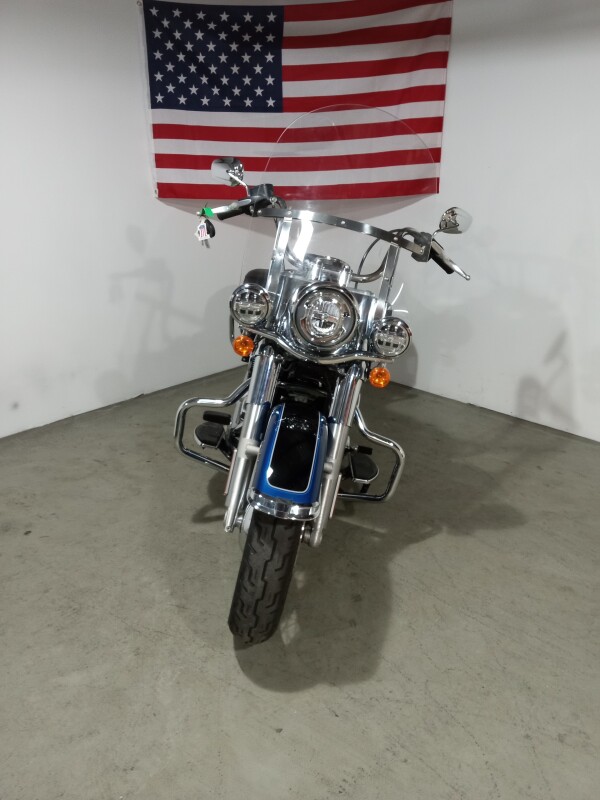2022 Harley-Davidson Heritage Classic 114 Reef Blue/Vivid Black - Photo 2