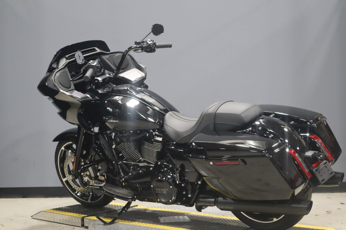 2025 Harley-Davidson Road Glide FLTRX - Photo 8