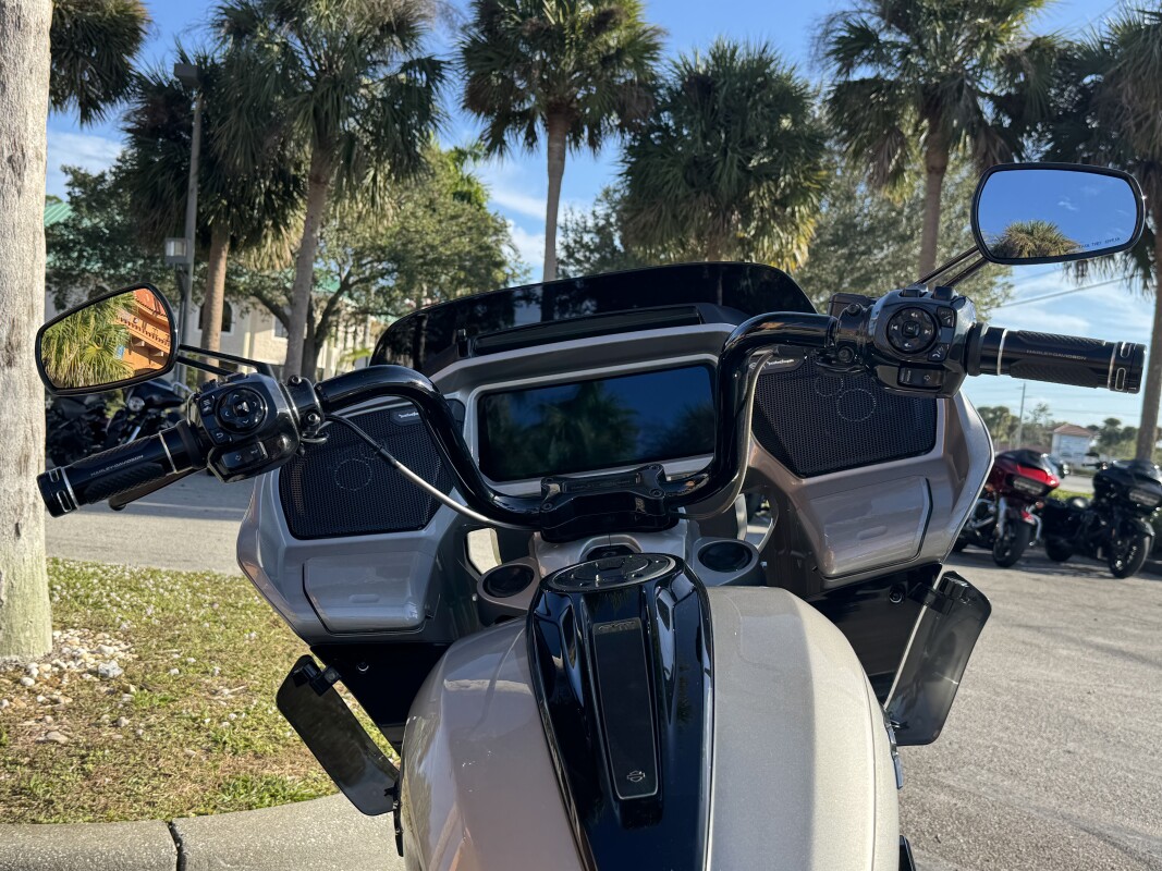 FLTRXSE 2023 CVO Road Glide - Photo 5