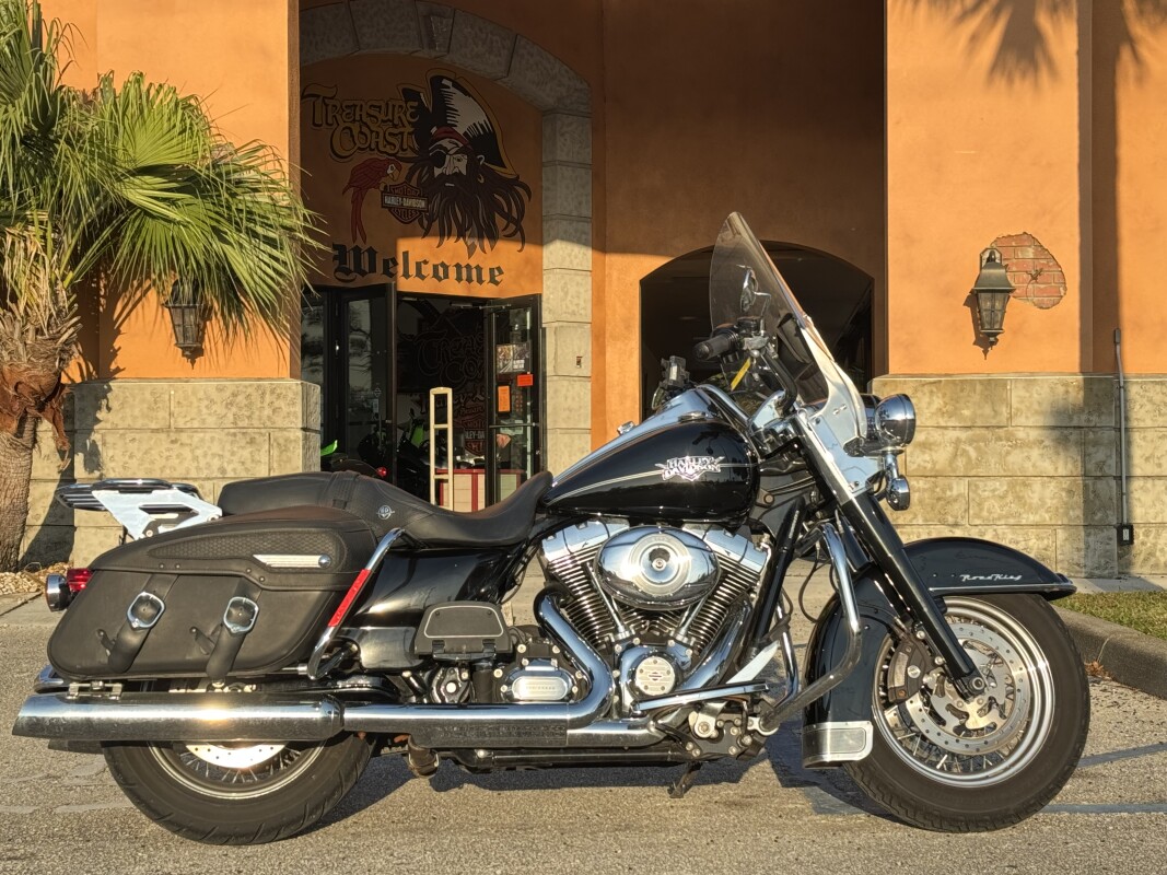 Road King Classic(BLK)＆ Road Glide (WIN) Road King® Classic | Electric City Harley-Davidson®
