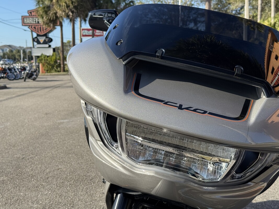FLTRXSE 2023 CVO Road Glide - Photo 8