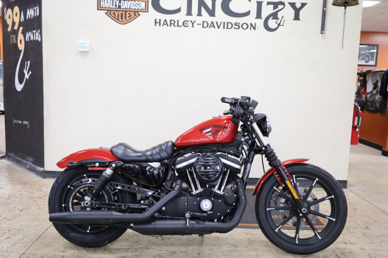 2018 Harley-Davidson<sup>®</sup> Iron 883<sup>™</sup> Wicked Red