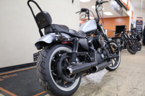 2020 Harley-Davidson<sup>®</sup> Iron 883<sup>™</sup> Barracuda Silver Denim thumb 0