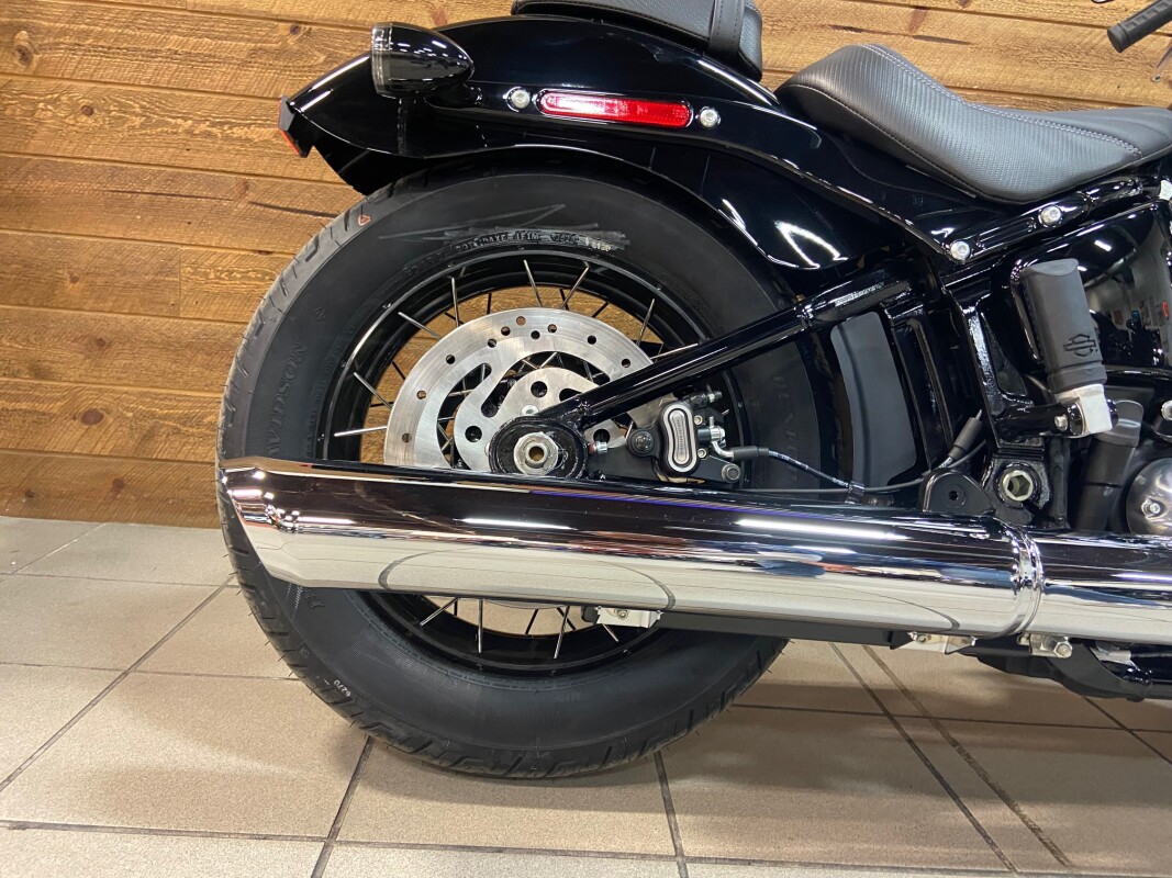 2025 Harley-Davidson Street Bob Vivid Black FXBB - Photo 5