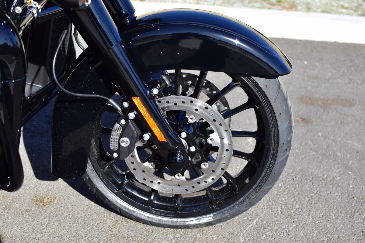 2025 Harley-Davidson® Tri Glide™ Ultra FLHTCUTG, photo 10