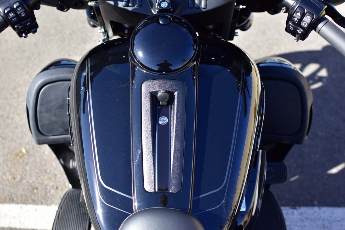 2025 Harley-Davidson® Tri Glide™ Ultra FLHTCUTG, photo 16