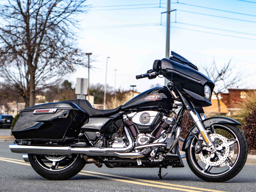 FLHX 2025 Street Glide - Photo 4