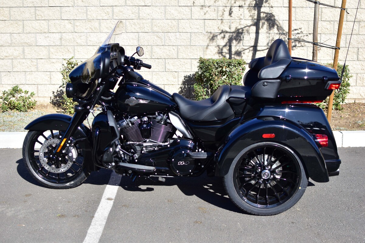 2025 Harley-Davidson® Tri Glide™ Ultra FLHTCUTG, photo 5