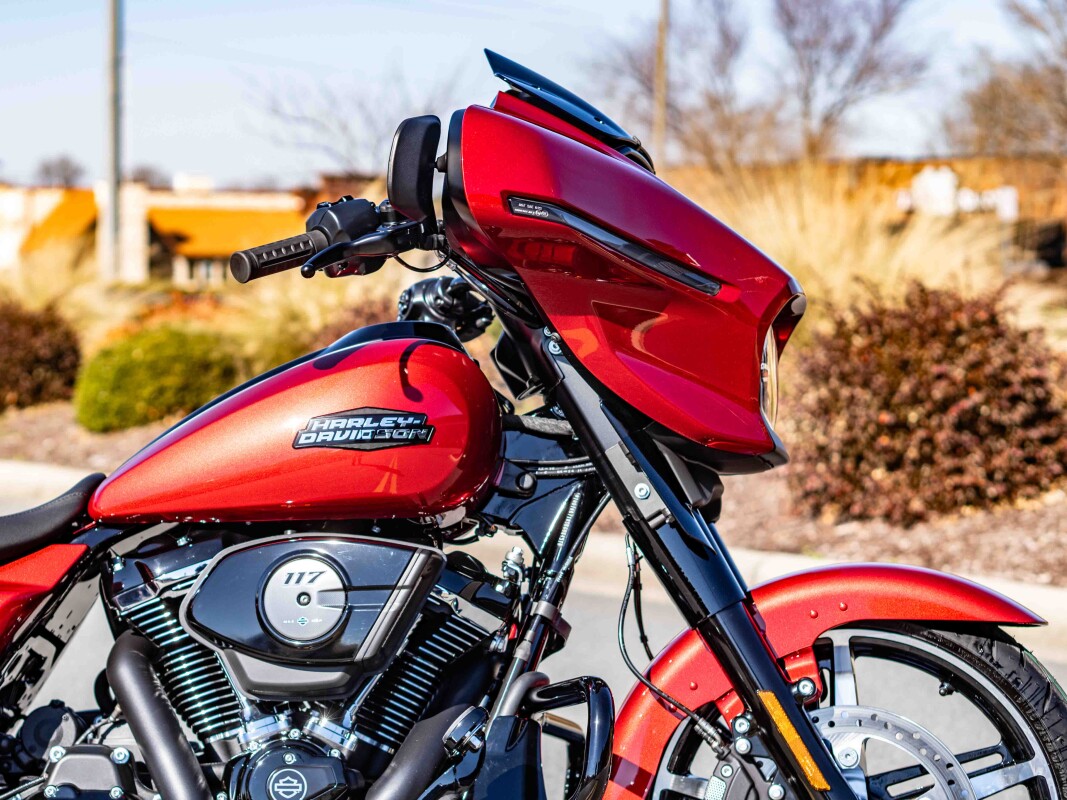 FLHX 2025 Street Glide - Photo 9