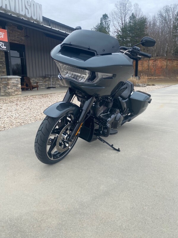 2025 Harley-Davidson Road Glide Iron Horse Metallic - Black Finish - Photo 2